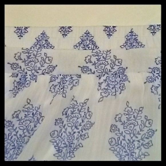 NEW Old Navy Floral Print Skirt. - Picture 4 of 4